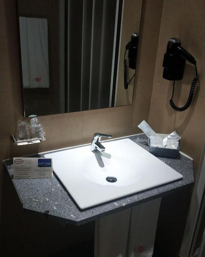 Hotel Comodoro Corvo Bagian luar foto
